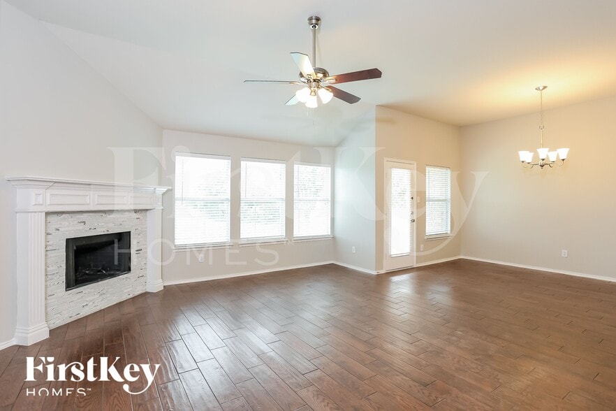 Building Photo - 5033 Charisma Dr