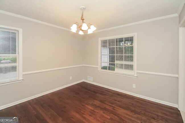 Building Photo - 3103 Skyland Dr