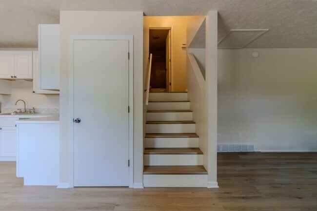 Building Photo - MF Fouch Rd-Duplex