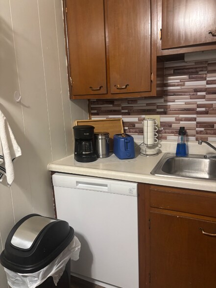 Building Photo - 800 N Smith Rd