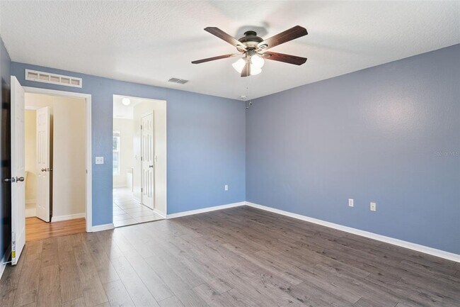 Building Photo - 2907 Holly Berry Ct