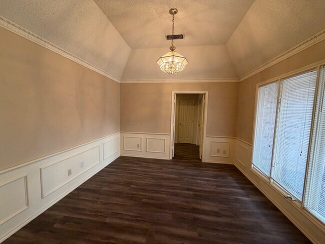 Building Photo - 5806 78th St