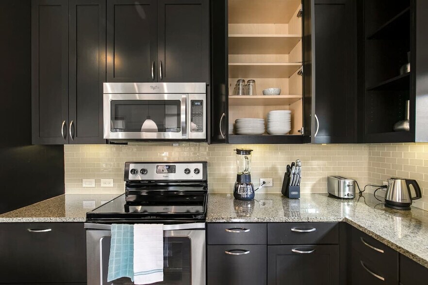 Building Photo - 101 Bowen St