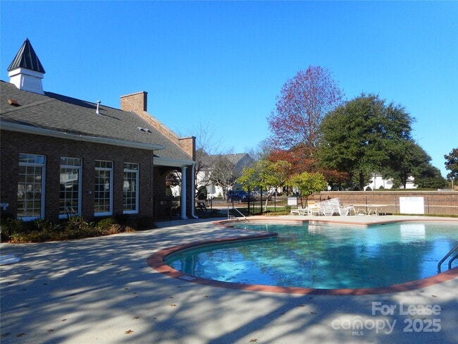 Building Photo - 13247 Savannah Point Dr