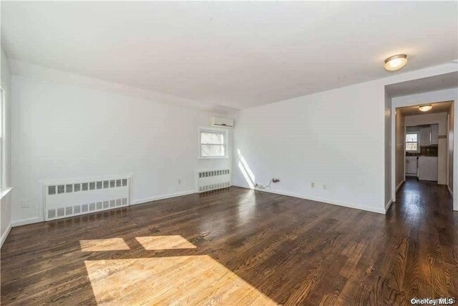 Building Photo - 32 Grove St