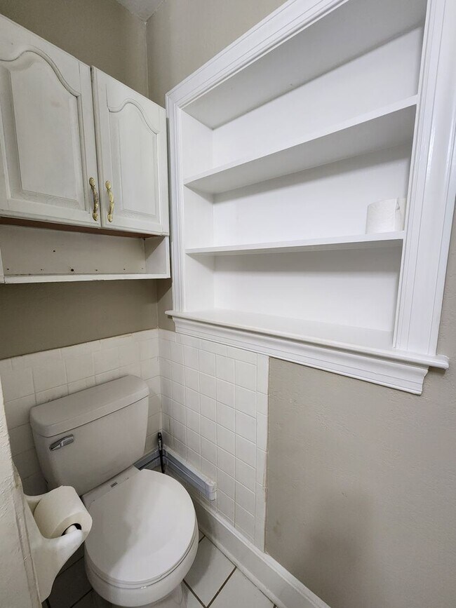 Building Photo - 2 Bedroom, 1 Bath Home in Oakhurst