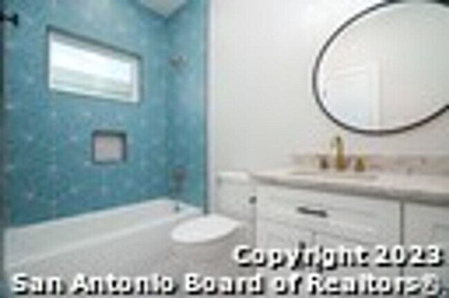 Building Photo - 343 Porter St