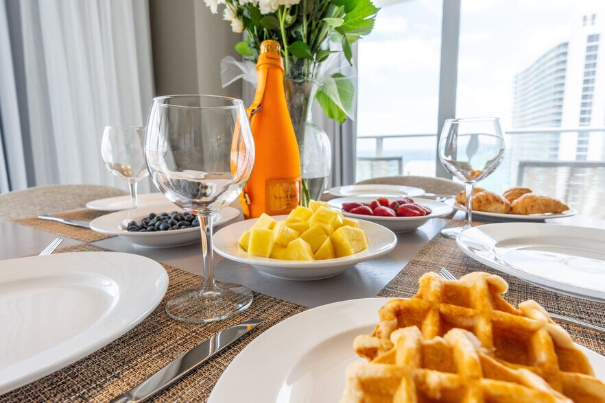 Building Photo - 4112 Jimmy Buffett Mem Hwy