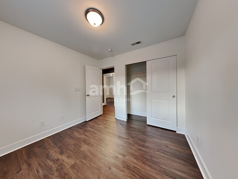 Building Photo - 18507 18th Ave E