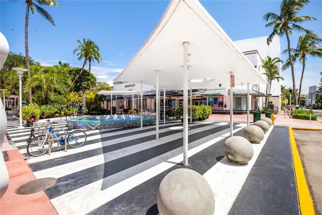 Building Photo - 1331 Lincoln Rd