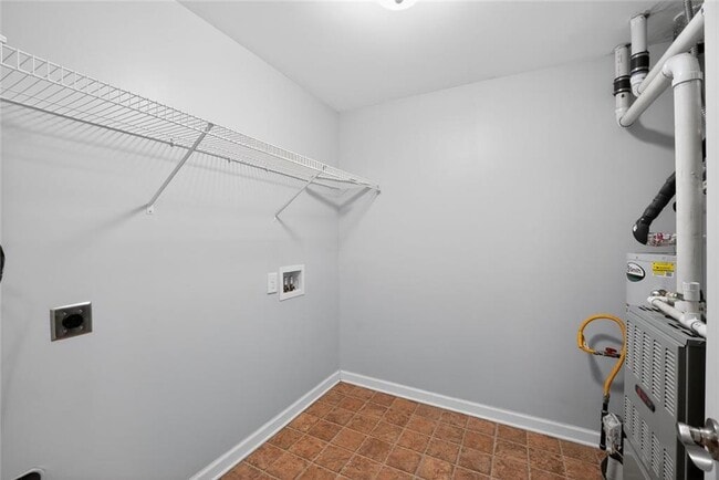 Building Photo - 3921 Riverlook Pkwy SE