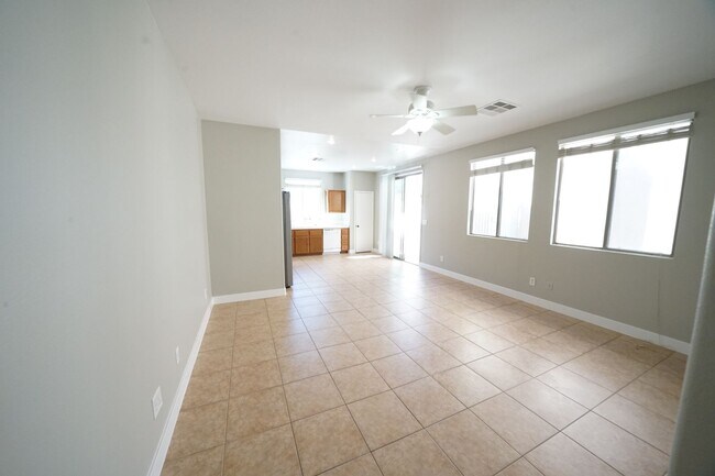 Building Photo - SHOWINGS AVAILABLE NOW