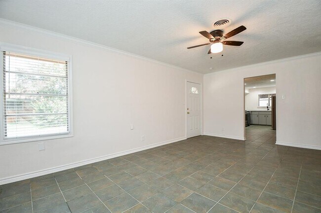 Building Photo - 7602 Turquoise Ln