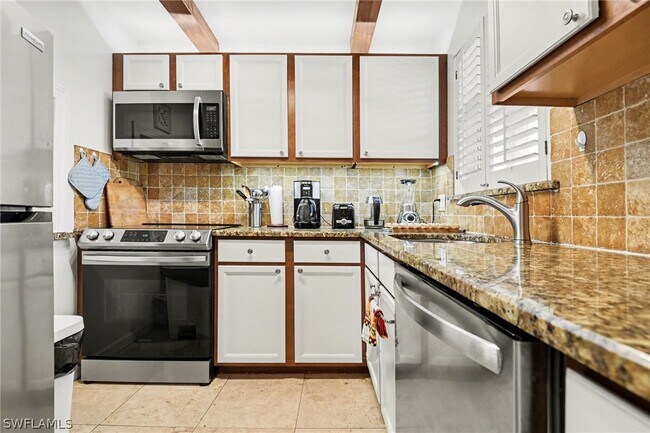 Building Photo - 200 Forest Lakes Blvd