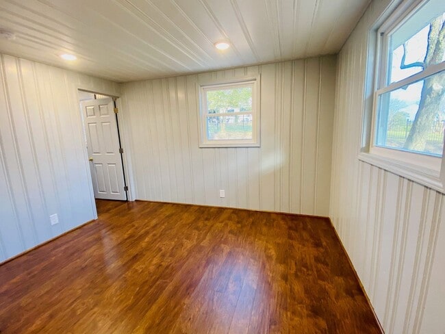 Building Photo - WAITLIST APPLICATIONS ONLY - AVAILABLE NOV...