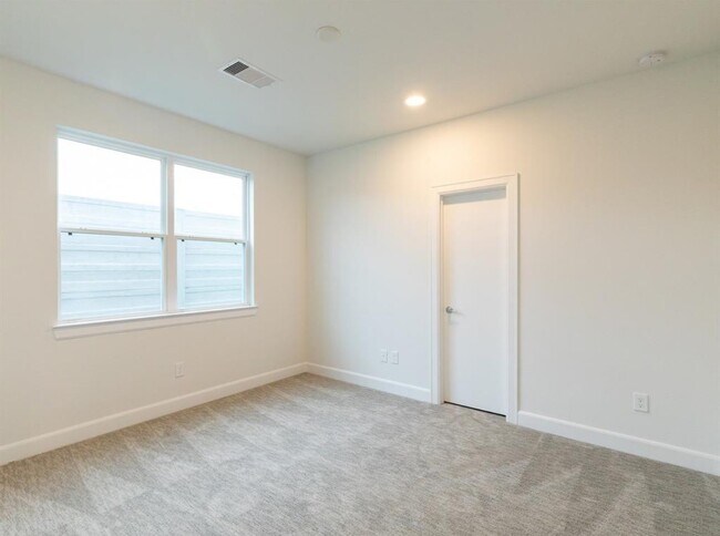 Building Photo - 1735 Eado Point Ln