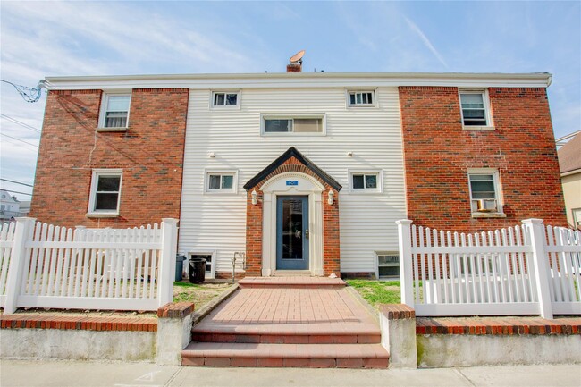 Primary Photo - 601 Shore Rd