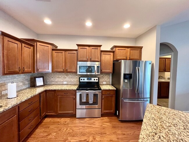 Building Photo - Executive Style Home in Grand Mere