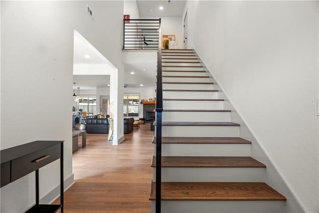 Building Photo - 3200 SW Rosemont Ave