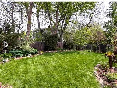 Building Photo - 1872 Del Rosa Ct