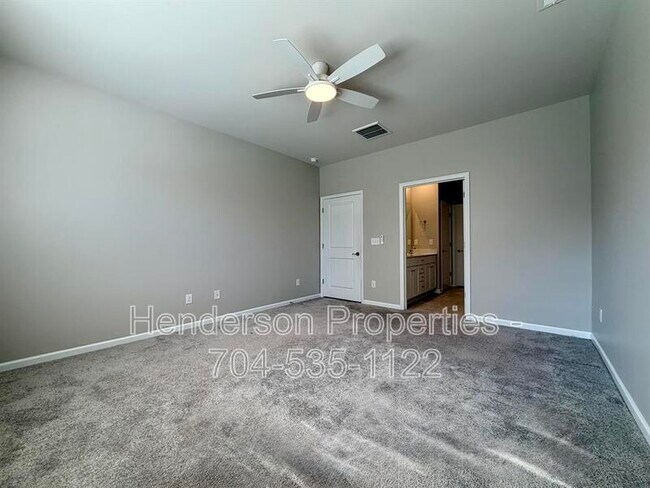 Building Photo - 125 Pampas Pl