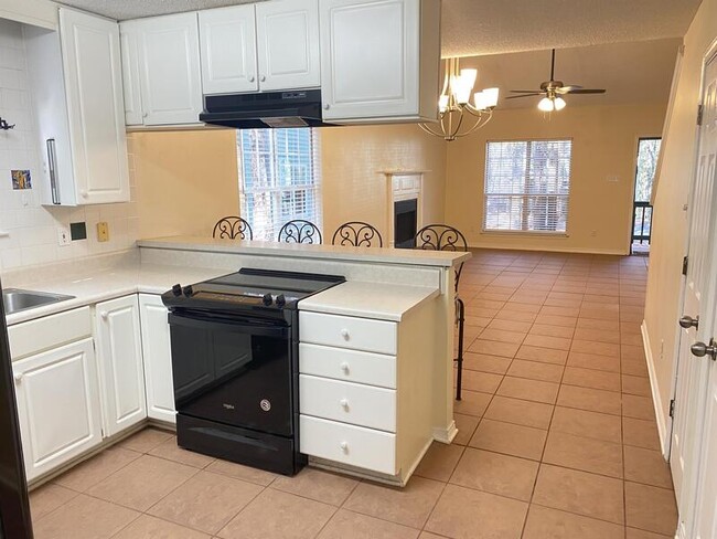 Building Photo - 64 Summer Oaks Dr