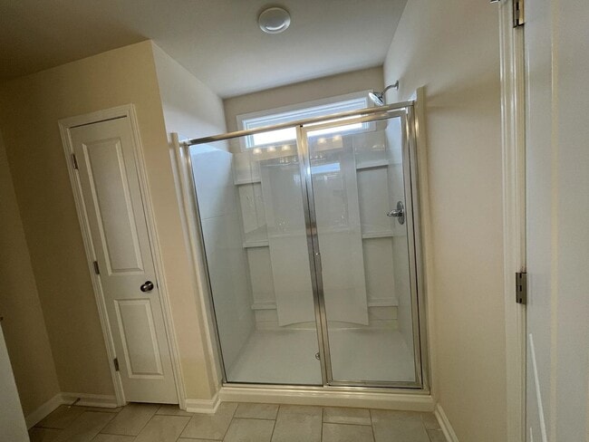 Building Photo - Beautiful 3BR w/ Garage