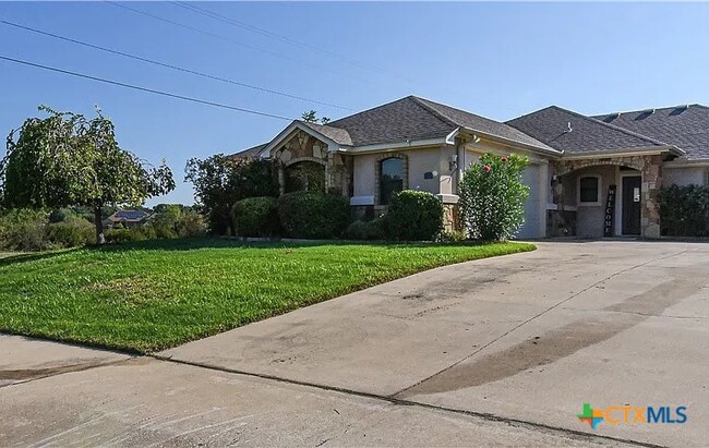 Building Photo - 4910 Bronze Dr