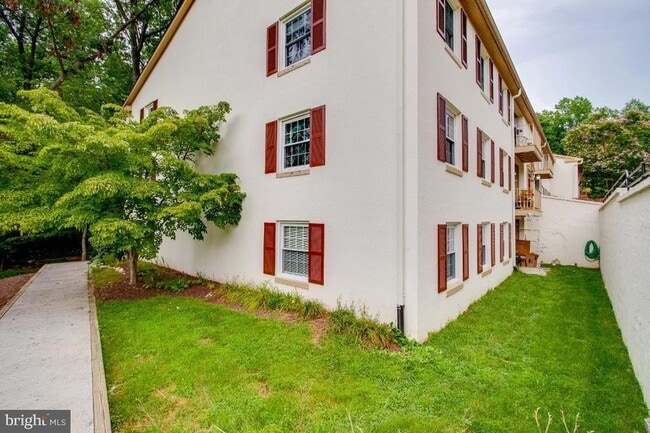Building Photo - 5900J Kingsford Rd