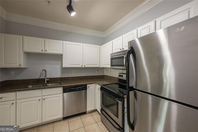 Building Photo - 1850 Cotillion Dr