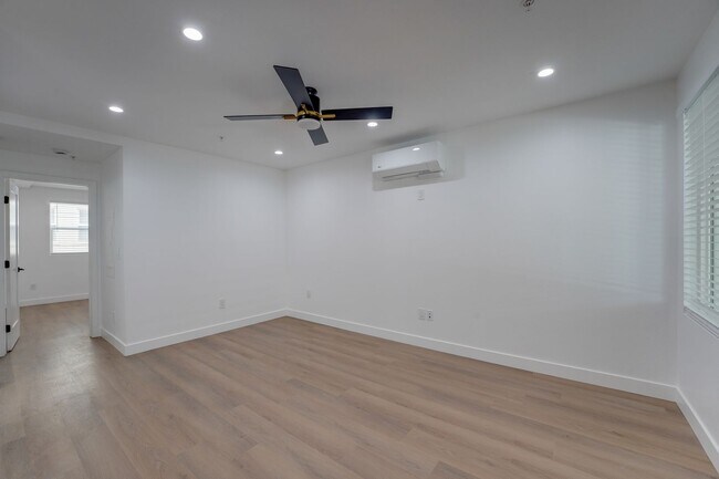 Interior Photo - Oceans 315