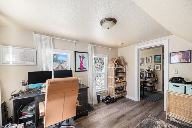 Building Photo - Platte Park Bungalow
