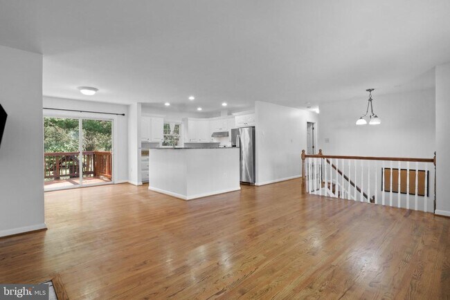 Building Photo - 5812 Helmsdale Ln