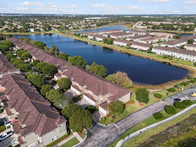 Building Photo - 2467 SE 19th St