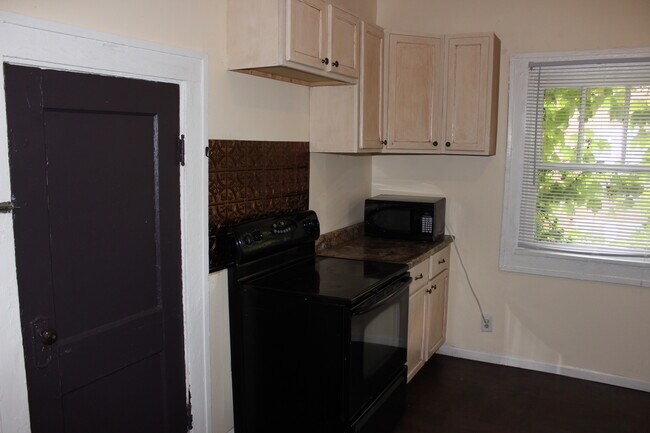 Building Photo - 2035 N Pennsylvania St