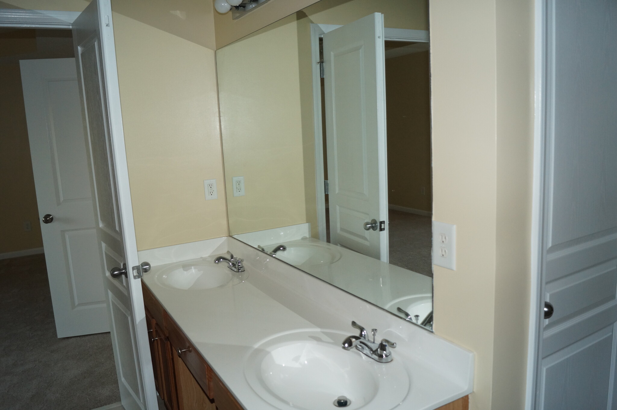 Double Vanity - 3506 Clear Creek Xing NW