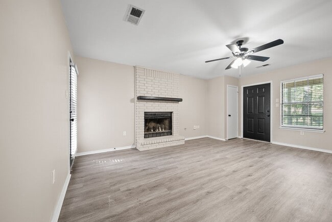 Building Photo - 24 Oak Ridge Dr