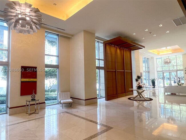 Building Photo - 1060 Brickell Ave