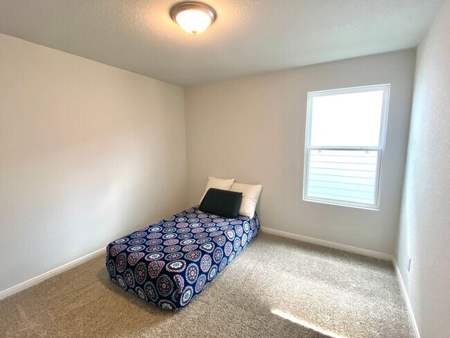 Building Photo - Modern Comfort Meets Peaceful Living – A s...
