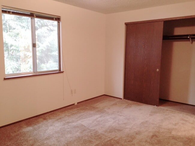 Building Photo - Easy Access to PCC Sylvania Campus, I-5