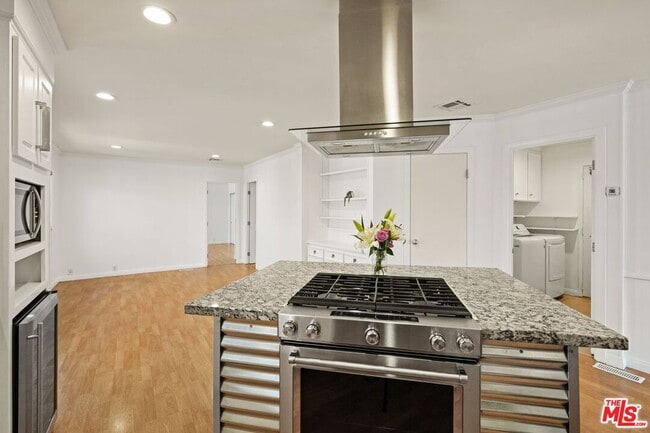 Building Photo - 29500 Heathercliff Rd