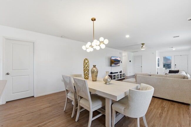 Building Photo - 14427 Woodcott Warren Wy