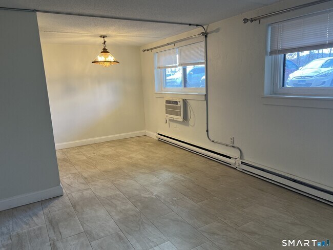 Building Photo - 126 Triangle St