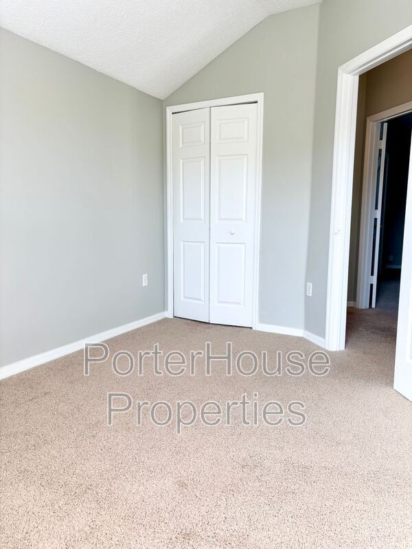 Building Photo - 530 Nicholson Dr