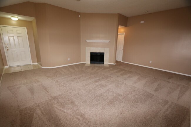 Building Photo - 5911 S Brenwood Dr