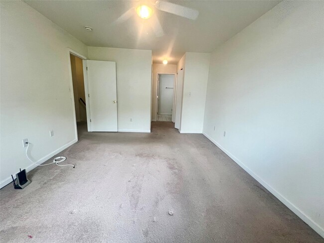 Building Photo - 93 Jordan Ln