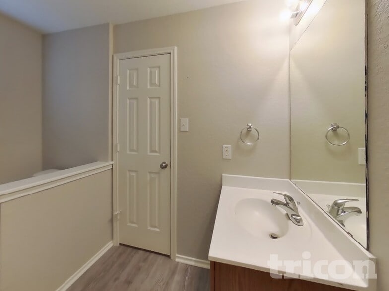 Building Photo - 3839 Cherokee Blvd