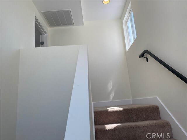 Building Photo - 11851 Laurelwood Dr