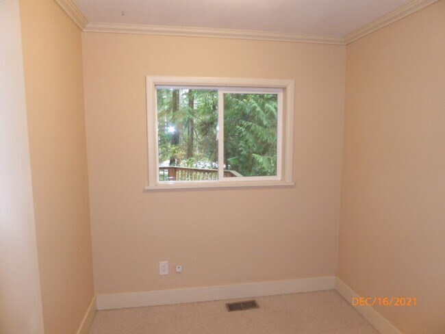 Building Photo - Beautiful 3 Bed 1 Bath Single Family House - Bellevue