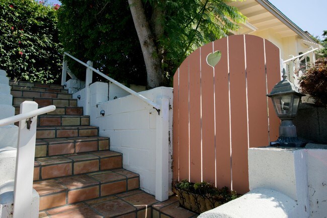 Steps up From On-site Parking - 934 Calle Cortita